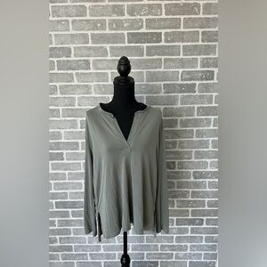 Women’s Saks Fifth Avenue V-neck Long Sleeve Blouse